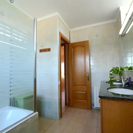Villa In Garrigoles With Private Pool וילה Garrigoles